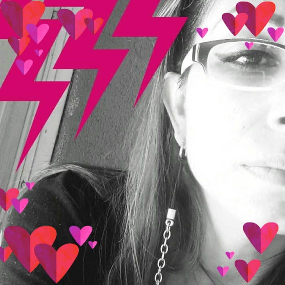 Meet your Posher, Claudia